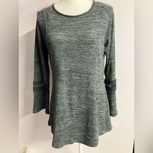 Women’s Pullover Tunic Top, Small-Med., Bell Sleeves, Gray, by Lildy, NWT